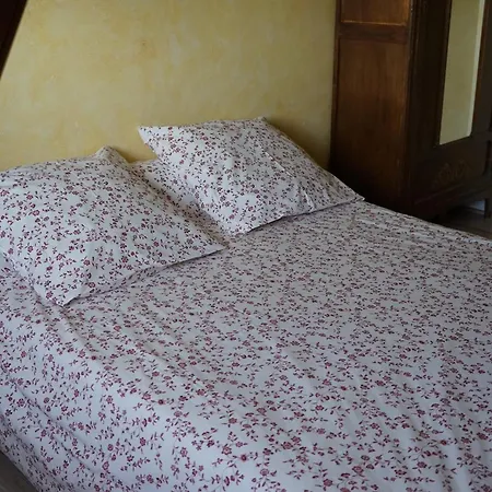 Les Roses De Rita شقة Boisset-lès-Montrond